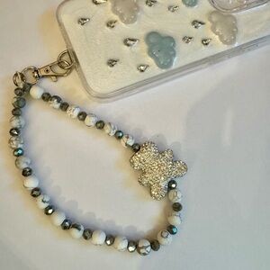 Cell phone wristlet from The Charm Hut works on any phone case